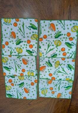Vtg Mid Century Retro Vegetable Cloth Napkins Set of 6 Peas Onion Tomato MCM